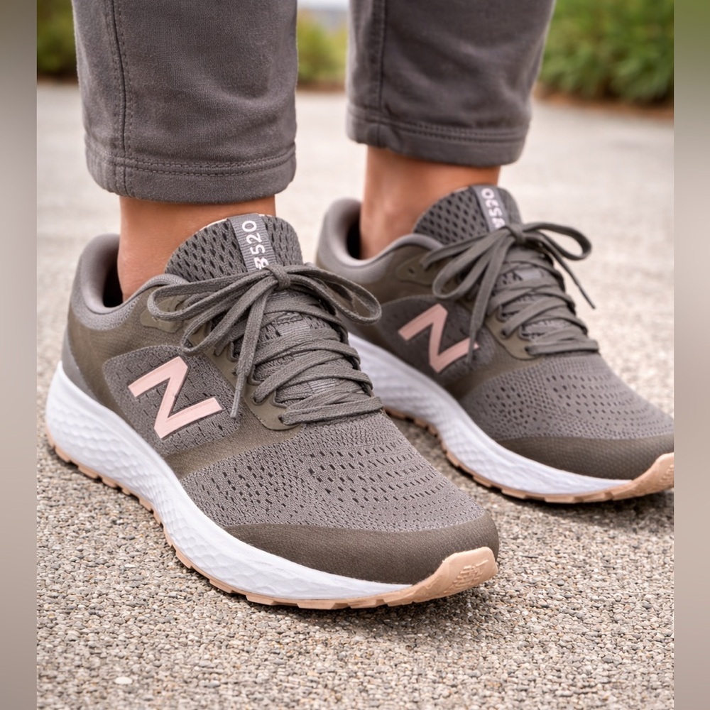 New Balance Fresh Foam 520 v8 Women’s Size 10 Gray Pink Running Shoes W520LM6